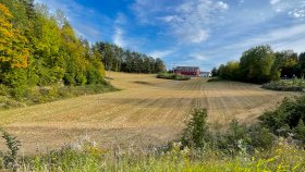 Åker og gård i Nærsnes i Viken