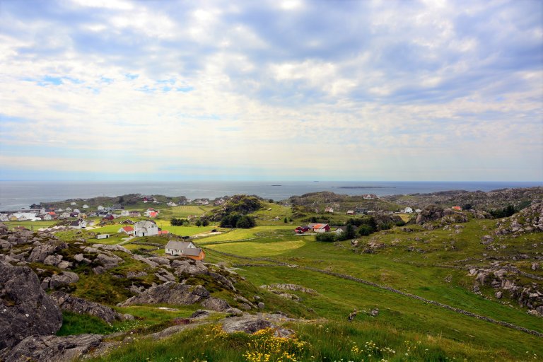 Utsira. Til venstre deler av Særevågen.