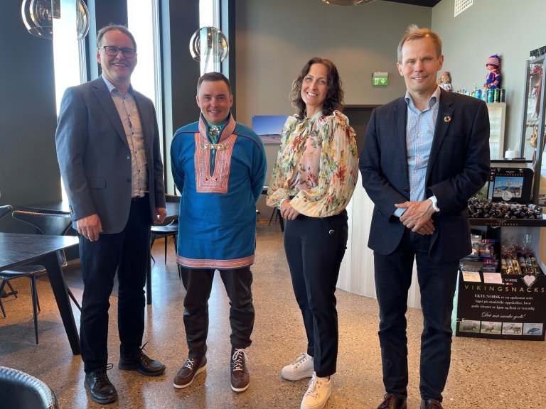 Widar Skogan, direktør i Avdeling reindrift, Johan Ivar Gaup, Wenche Westberg, statssekretær i Landbruks- og matdepartementet og Jørn Rolfsen, administrerende direktør i Landbruksdirektoratet.